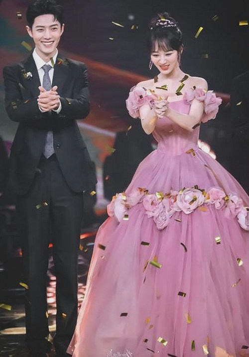 “娱乐吃瓜酱”火爆网络，揭秘背后的轻松创作与理性思考 🍉