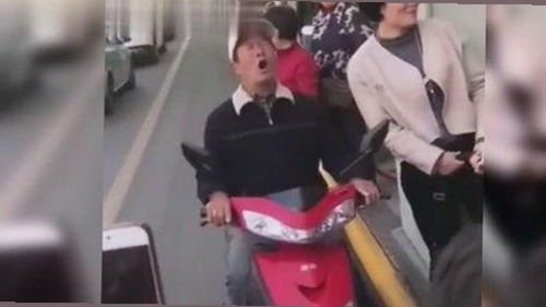 从甜蜜情侣到分手语录：娱乐圈的感情真相到底藏了啥？🤔